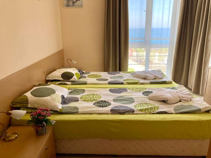 One-Bedroom Apartment image 4