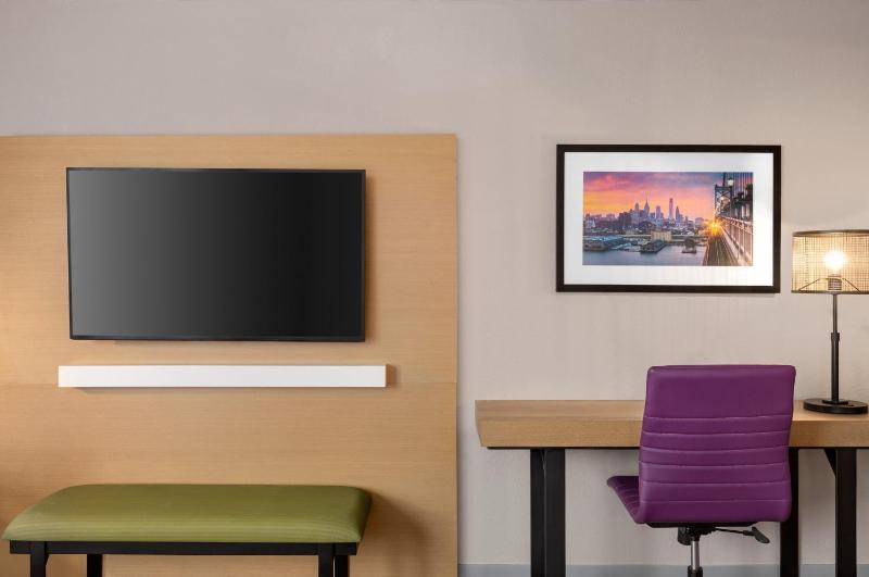 Holiday Inn Philadelphia Arpt-Stadium Area By IHG - image 2