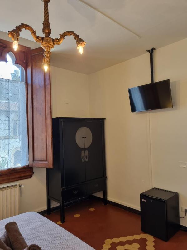 Double Room image 3