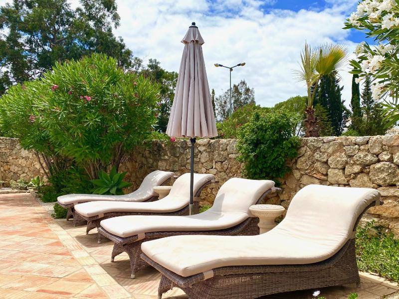Superior Detached Three-Bedroom Villa with Air-conditioning and Private Pool image 4