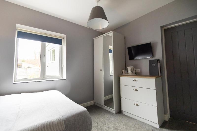 Small Double Room - Single Occupancy image 3
