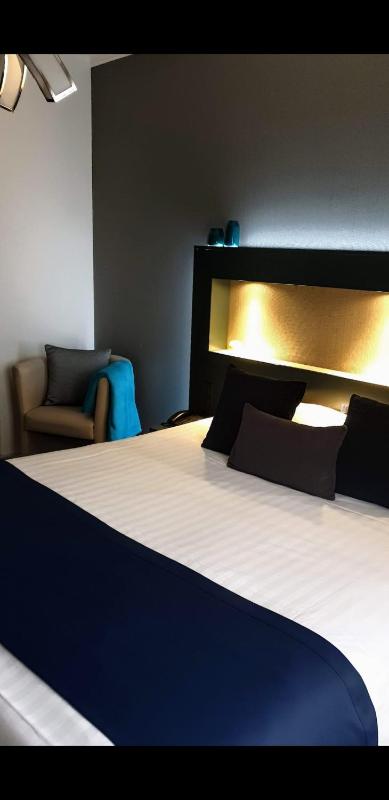 Junior Suite (2 Adults + 1 Child) image 1