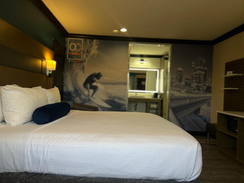 King Room - Non-Smoking image 2