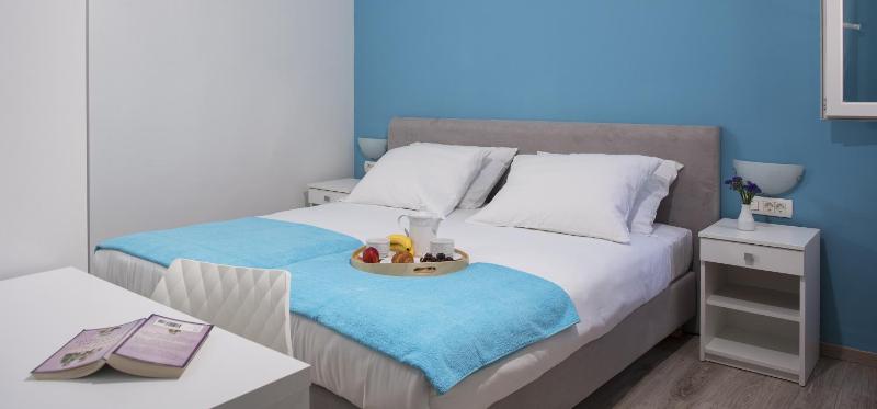 One-Bedroom Apartment with Balcony image 4