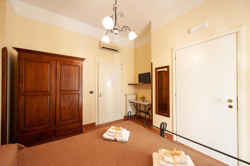 Double Room - Disability Access image 4