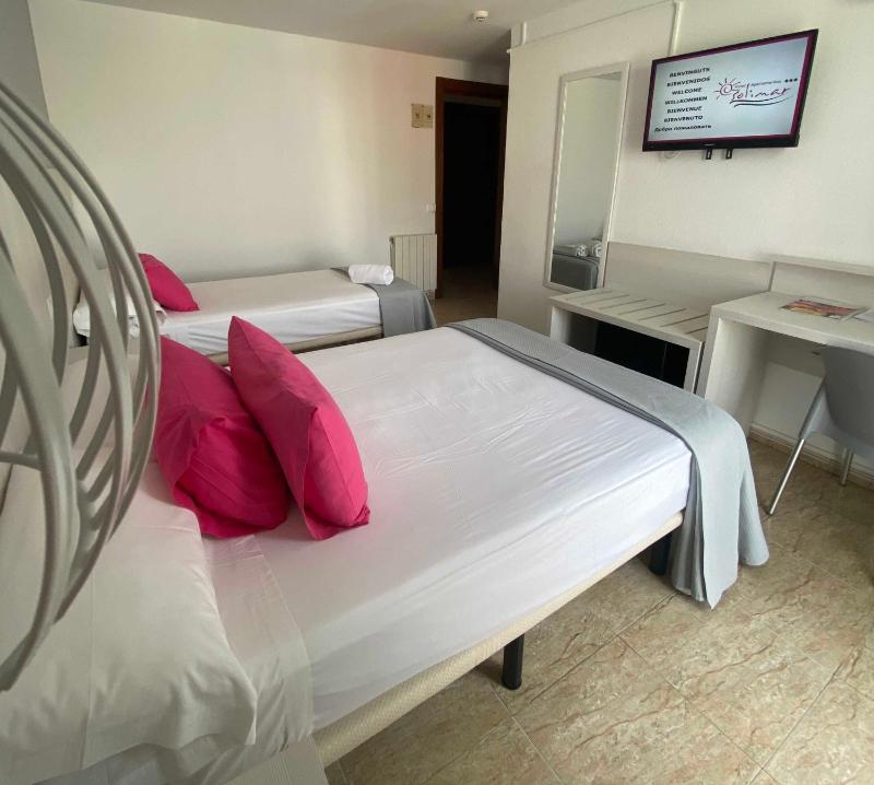 Double Room image 4