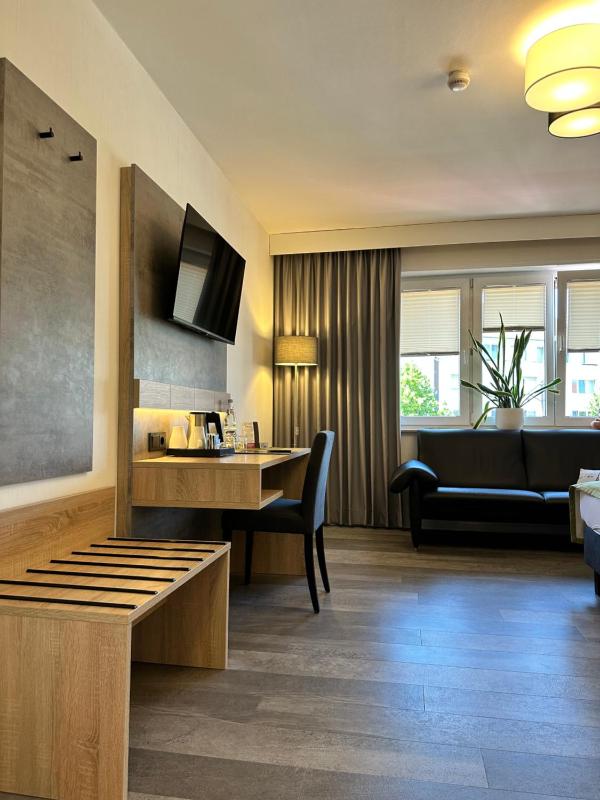 Standard Double Room image 4
