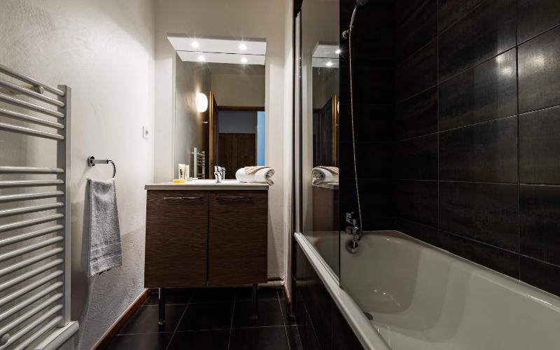 One-Bedroom Apartment with Alcove (6 Adults) image 2