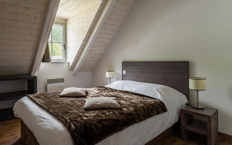 Duplex Two-Bedroom Apartment with Alcove (8 Adults) image 3