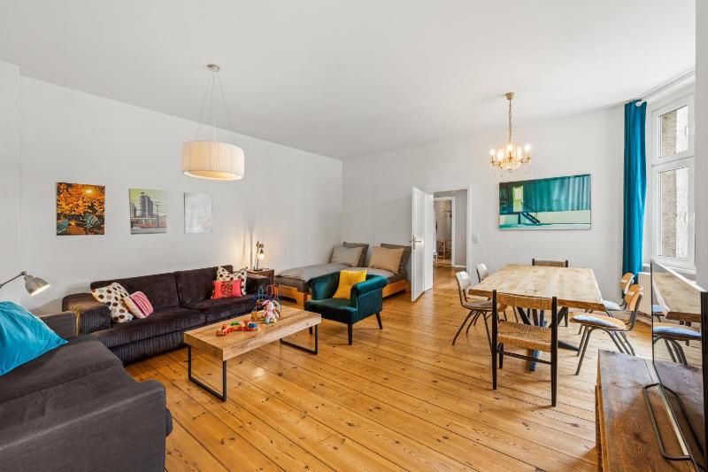 TheWilhelmshavener Group Apartment group & family friendly 100m2 2BR 1 living room huge table ideal for 4 - 6 Guests - image 8