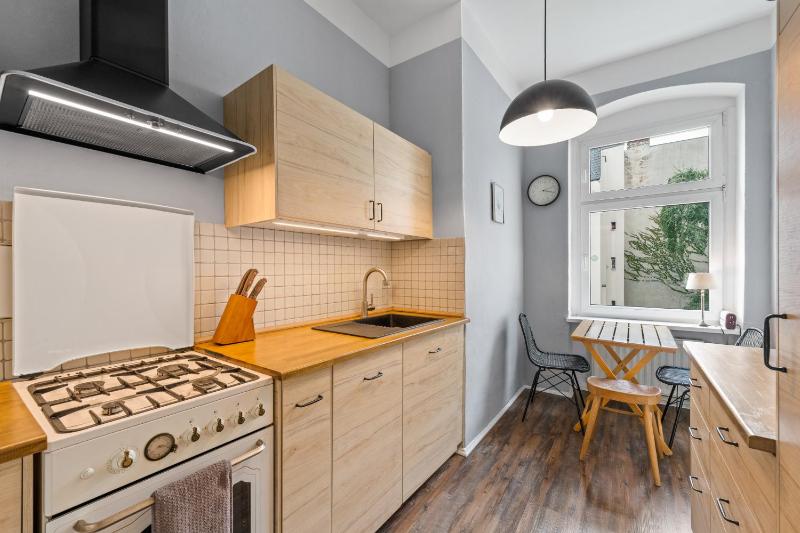 TheWilhelmshavener Group Apartment group & family friendly 100m2 2BR 1 living room huge table ideal for 4 - 6 Guests - image 11
