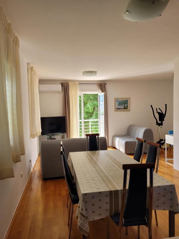 Apartment with Balcony image 2