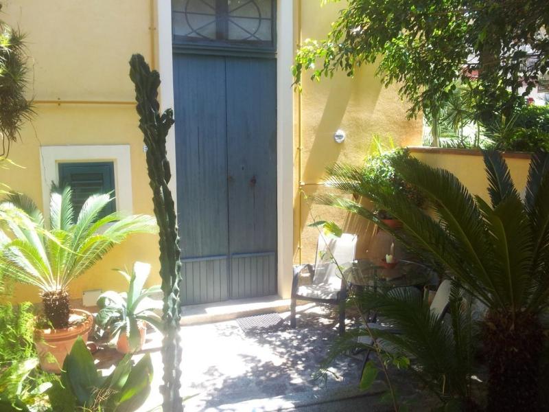 Villino with Garden - image 29