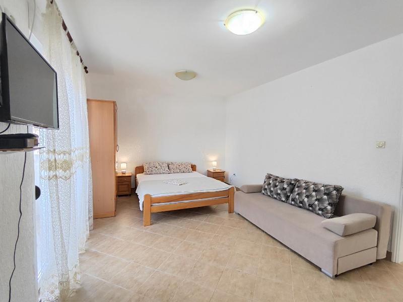 Studio Apartment image 4