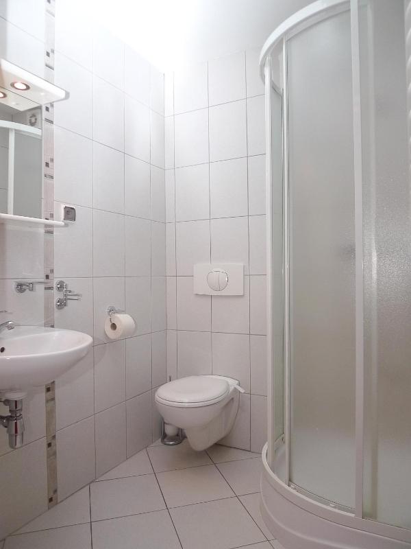 Economy Double or Twin Room image 3