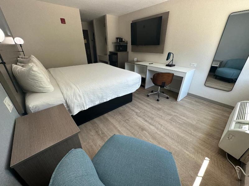 King Room - Disability Access/Non-Smoking image 2