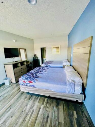 Double Room image 4
