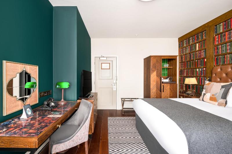 Standard Room image 2