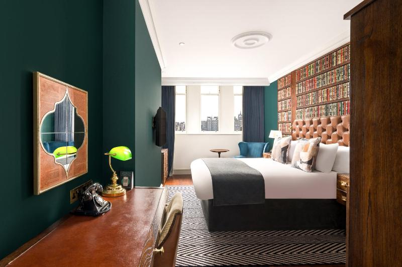 Standard Queen Room image 3