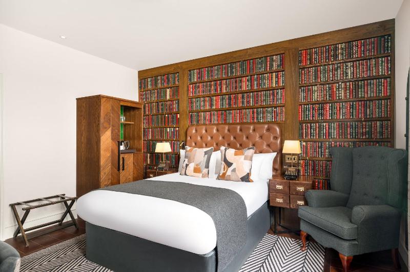 Standard Queen Room image 2