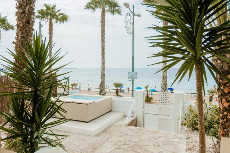 Villa Bahari by Seaward Suites - image 2