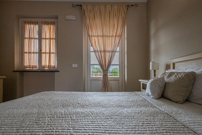Double or Twin Room with Balcony image 4