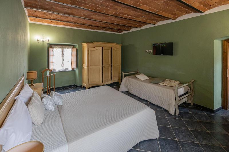 Family Room with Garden View image 1