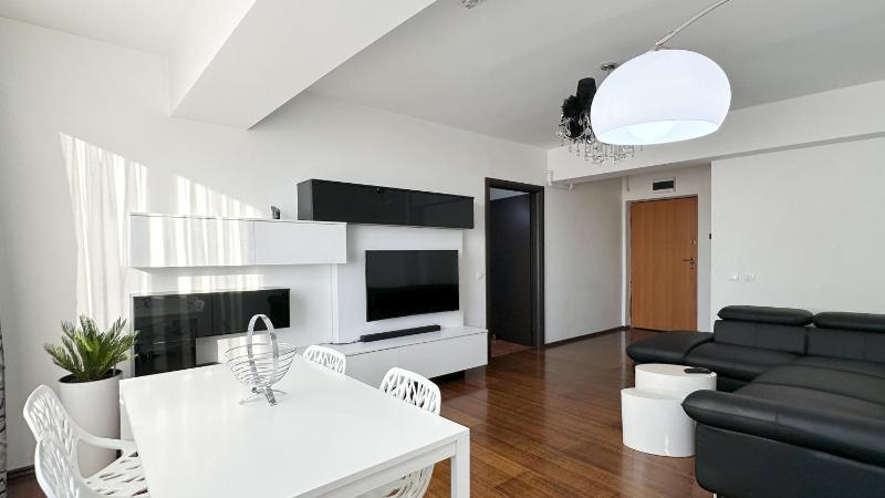 Deluxe Nicolle Plus Apartment - image 11