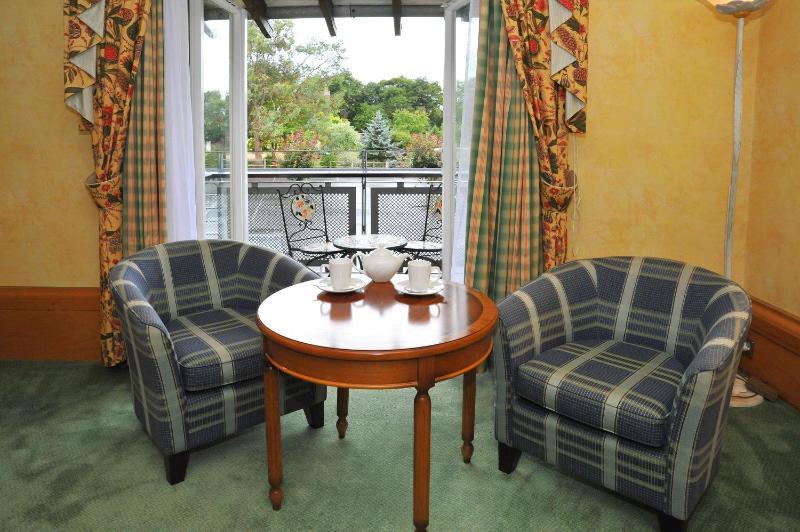 Executive Family Room (2 adults + 2 children under 12yrs) image 2