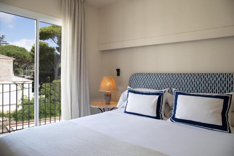 Double Room image 3