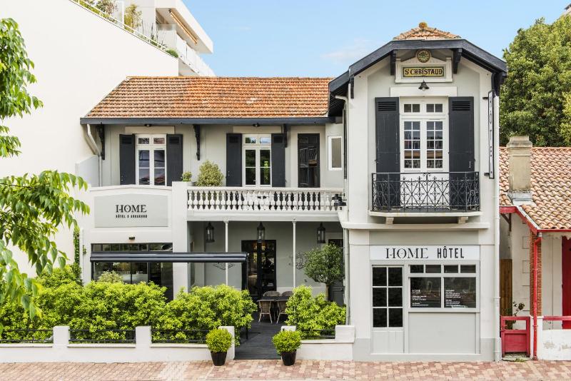 Hotel Home Arcachon - image 1