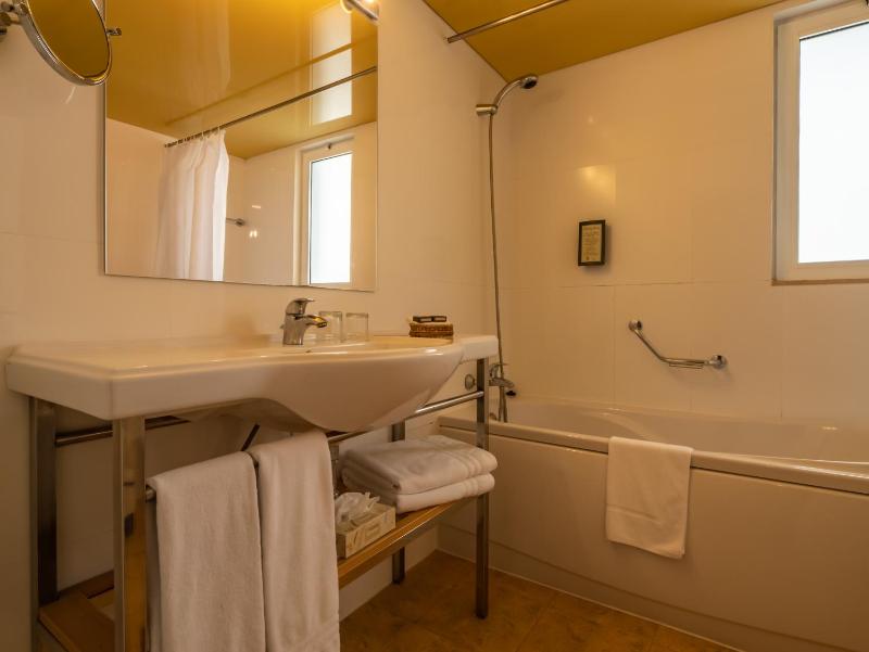 Standard Family Room image 3