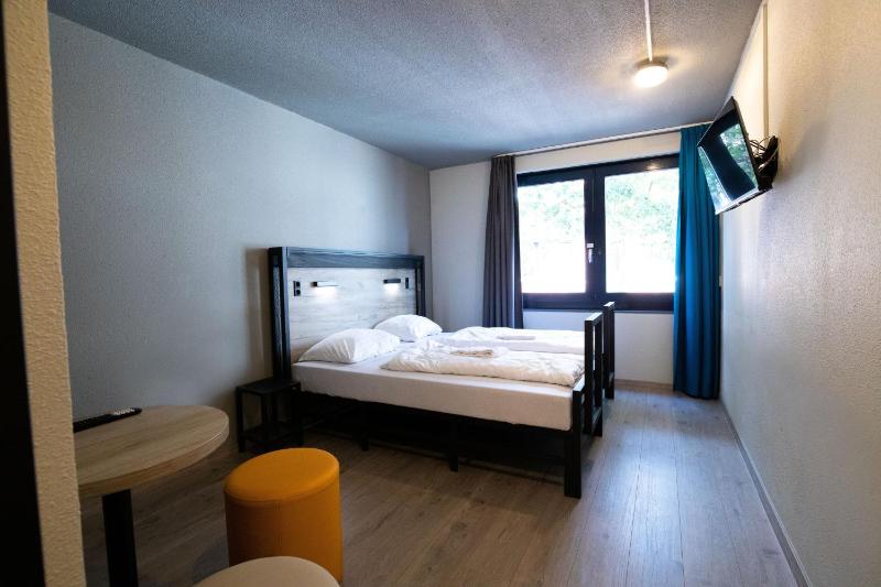 Double Room image 4