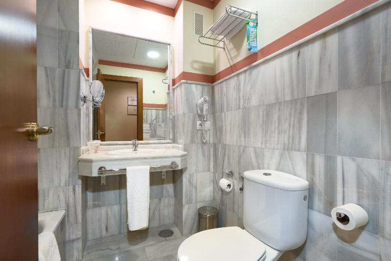 Single Room image 4