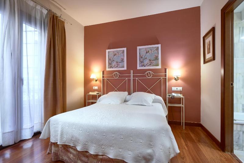 Double Room image 1