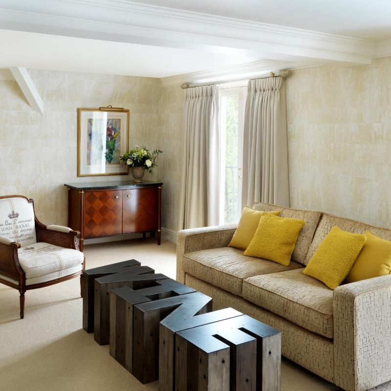 Luxury Suite image 4