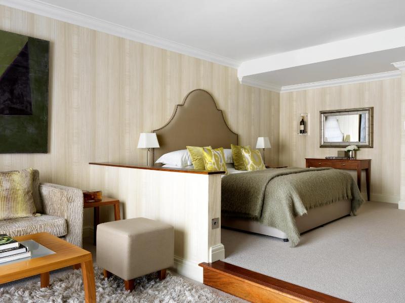 Atrium Suite image 2