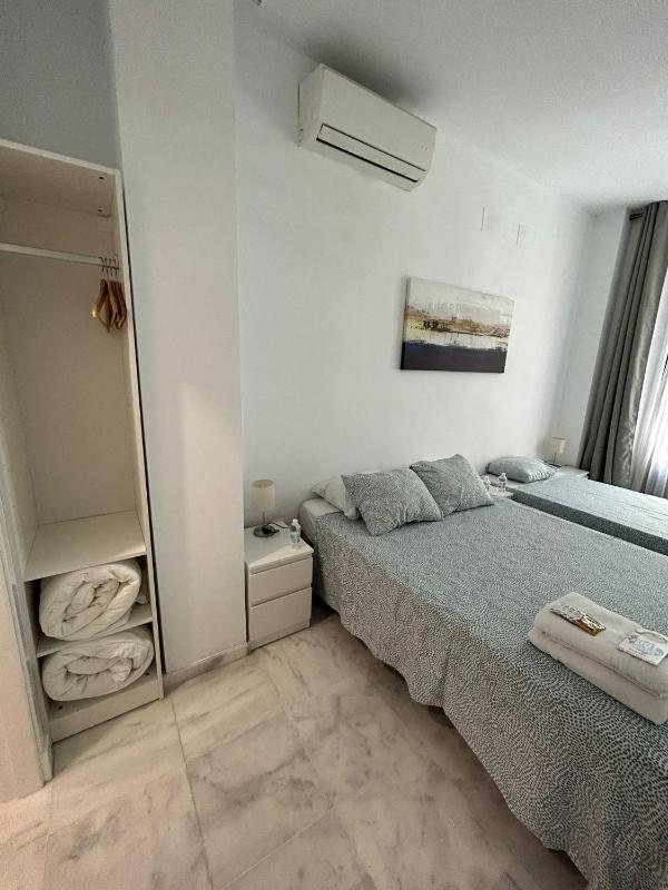 Triple Room with Private Bathroom image 4