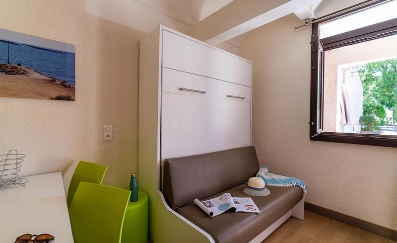 One-Bedroom Apartment image 3