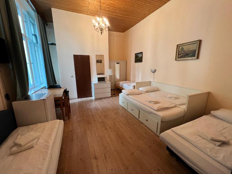 Family Room image 4