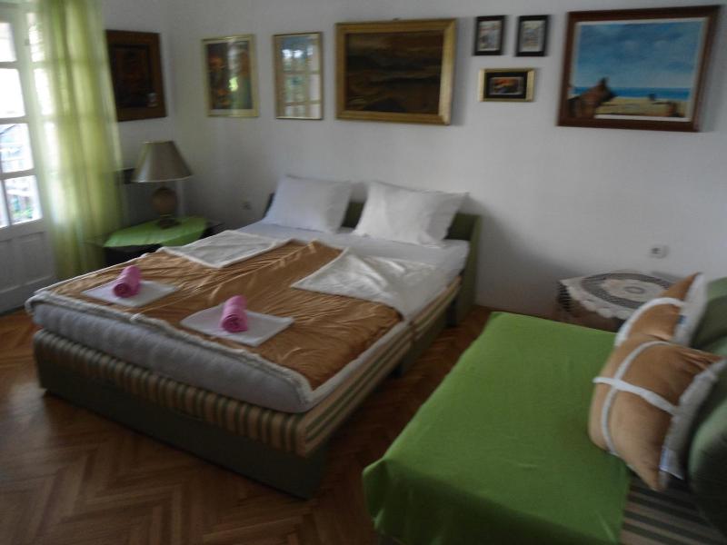Deluxe Two-Bedroom Apartment - Ground Floor  image 3