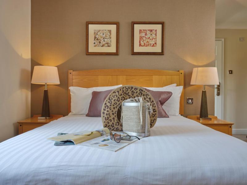 Standard Double or Twin Room image 3