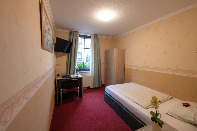 Single Room image 1