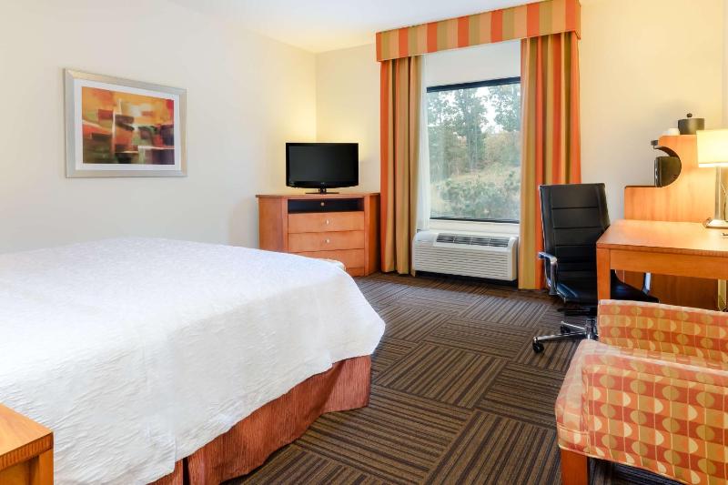 King Room with King Bed - Non-Smoking image 3