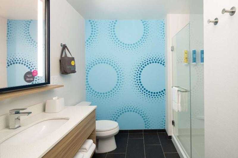 King Room image 2