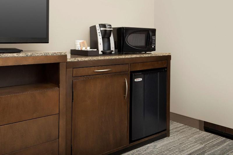 King Room with Accessible Tub - Mobility Access image 4