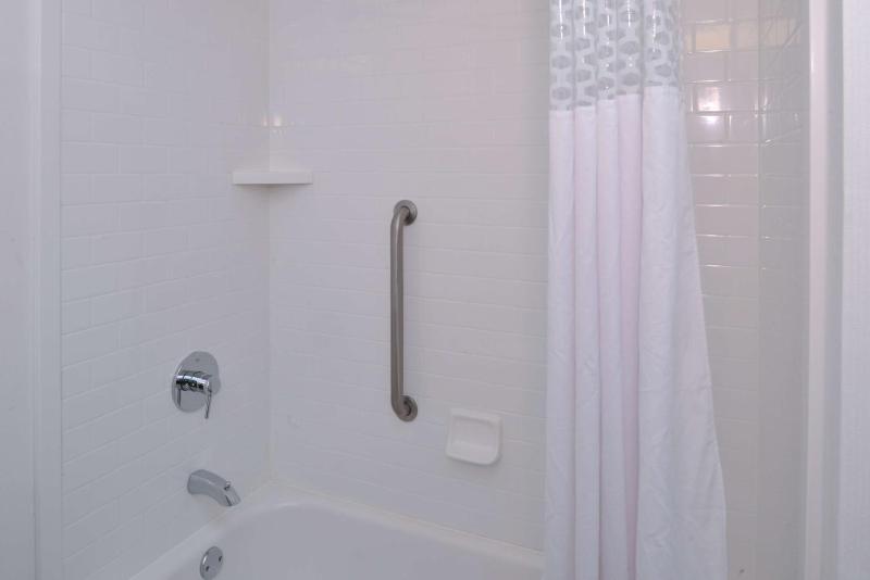 King Room with King Bed - Non-Smoking image 2