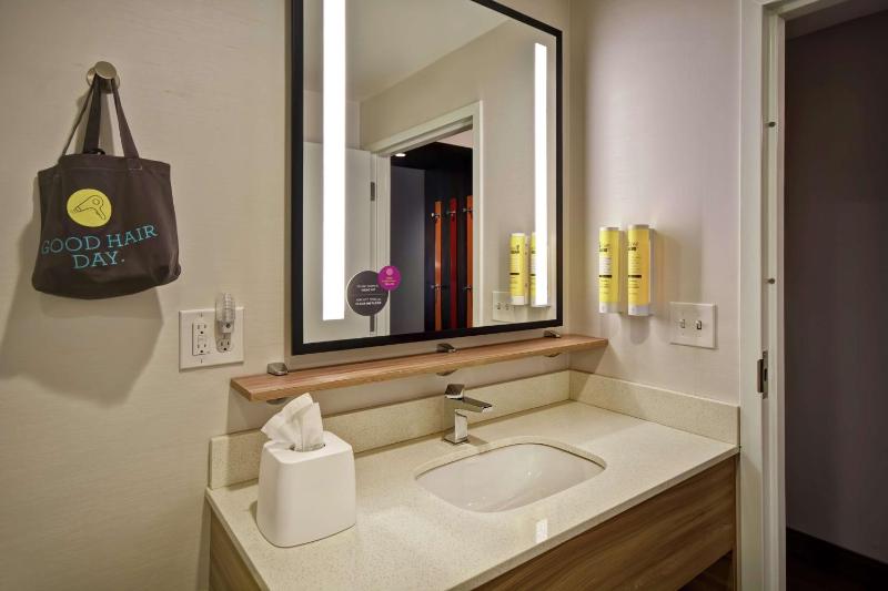 King Room image 2