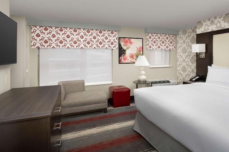 West End Washington DC Tapestry Collection by Hilton - image 3