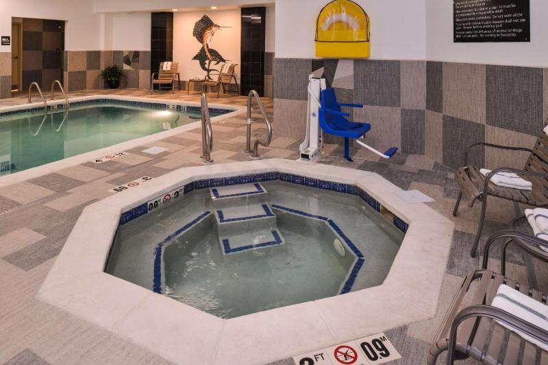 Hampton Inn & Suites Denver-Speer Boulevard - image 4